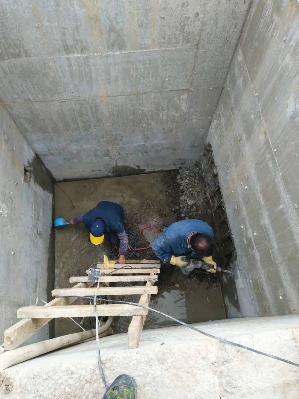 大同南郊区水池堵漏
